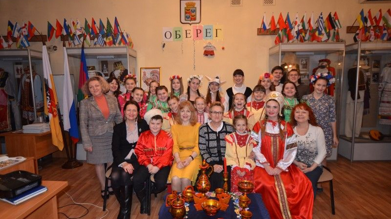 Заседание молодёжного клуба «Оберег» посвятили зимним обычаям и традициям славян.JPG