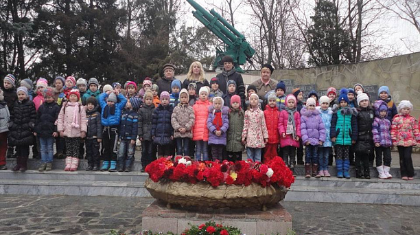 Экскурсия к памятнику зенитчикам