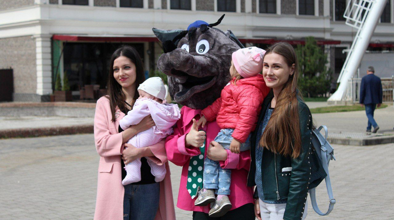 Молодежный Совет Западного округа провел праздничную программу, посвященную Дню смеха