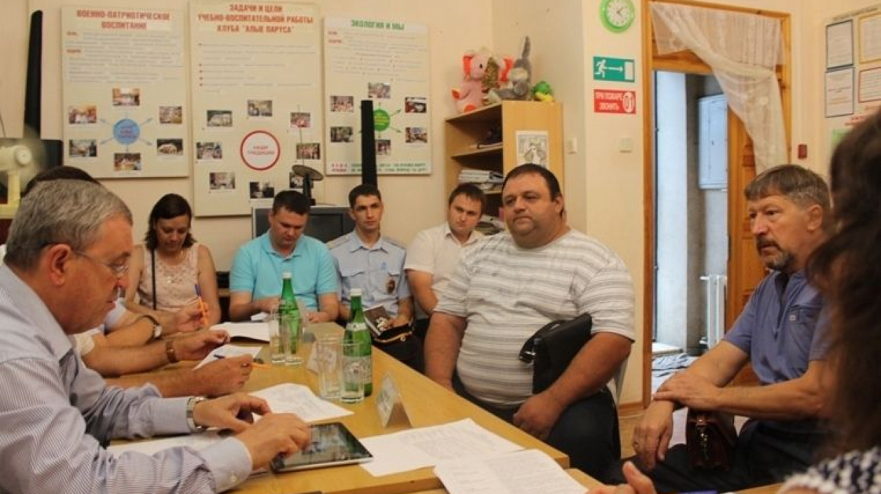 Глава Центрального округа провел прием руководителей органов ТОС