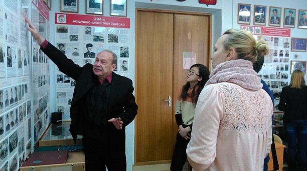 В школе № 6 Центрального округа прошла экскурсия для иностранных студентов