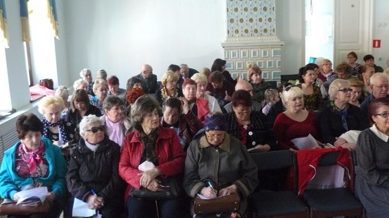 В городском Совете ветеранов прошел семинар по вопросам льготной оплаты ЖКУ.jpg