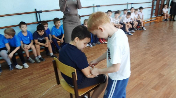 «А ну-ка, парни» для самых маленьких учащихся школы №94