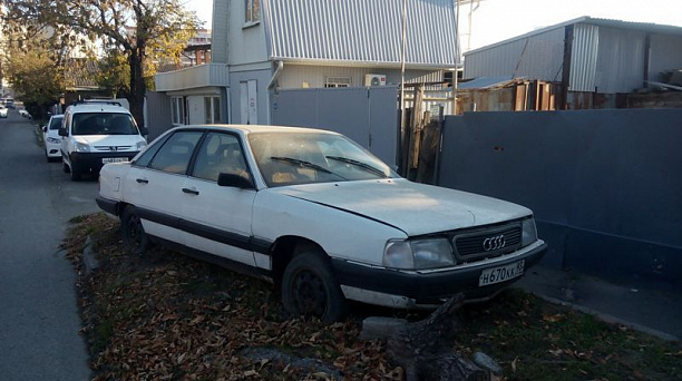 В Центральном округе активно идет работа по выявлению брошенных автомобилей