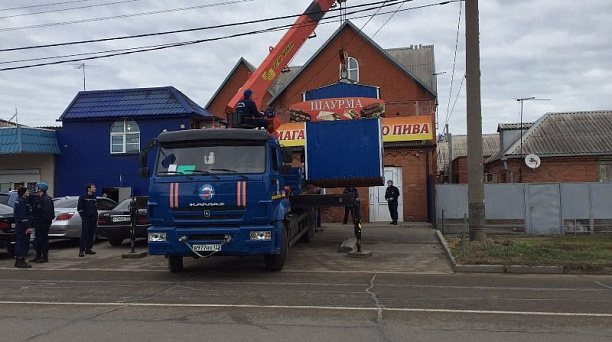 Активная работа по демонтажу нестационарных торговых объектов не соответствующих архитектурным требованиям продолжается в Западном округе