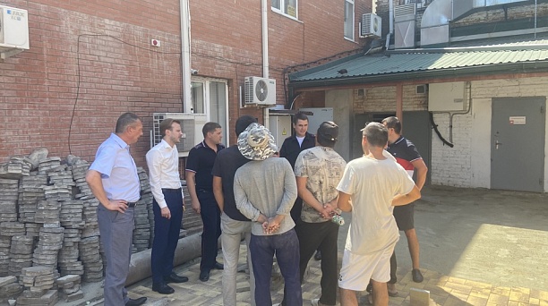 В Центральном округе прошел рейд по соблюдению требований миграционного законодательства 