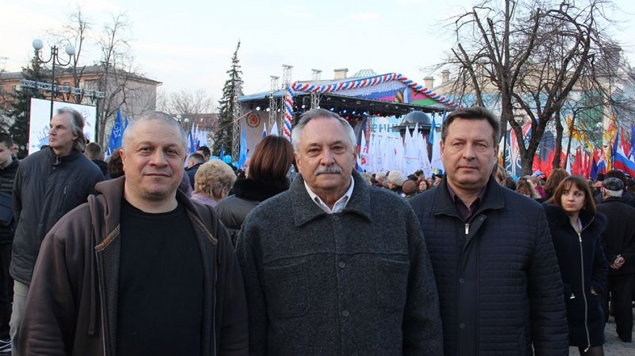 Делегация Карасунского округа участвовала в митинге, посвящённом воссоединению с Крымом