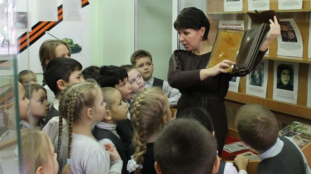 Первоклассники МБОУ СОШ № 68 познакомились с военной историей родного поселка.JPG
