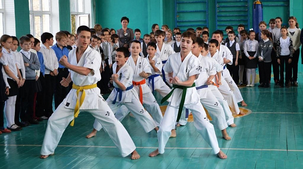 Пятиклассники школы №1 Прикубанского округа показали мастерство владения боевым искусством