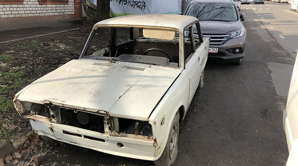 На территории Западного округа прошёл очередной мониторинг улиц с целью выявления и уборки транспортных средств, брошенных собственниками