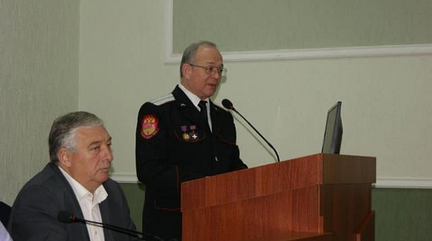 Исполняющий обязанности атамана Екатеринодарского районного казачьего общества есаул Сергей Васин встретился с казаками Карасунского округа