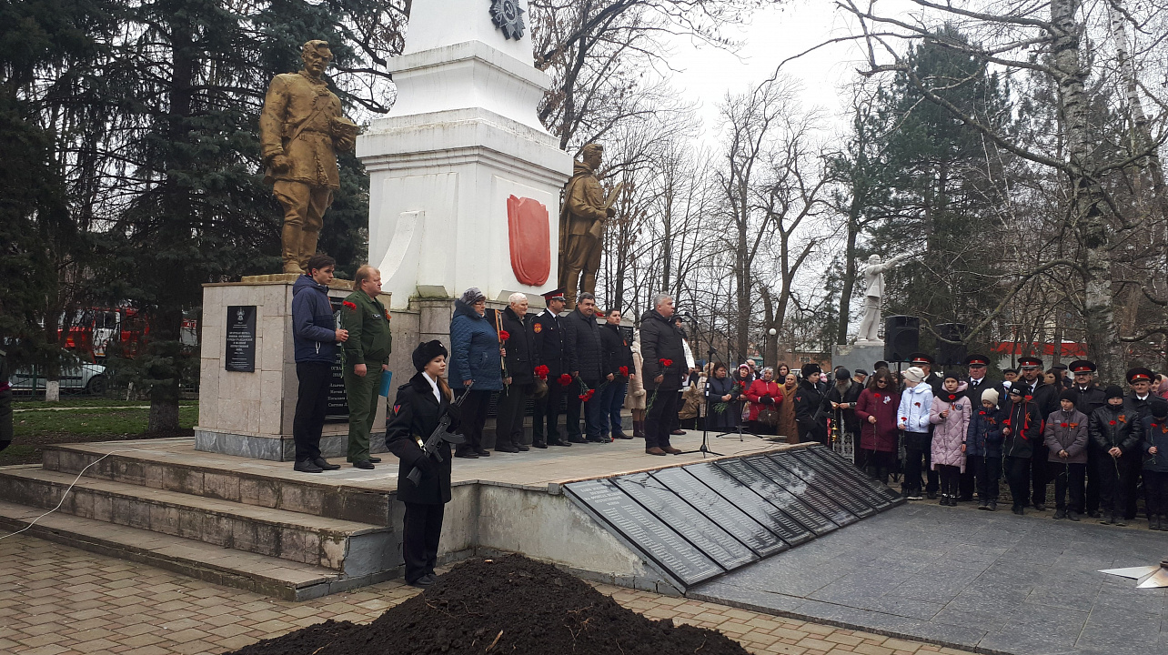 Военно-исторический поисковый клуб «Патриот» КубГТУ принял в торжественной церемонии захоронения останков 19 советских воинов
