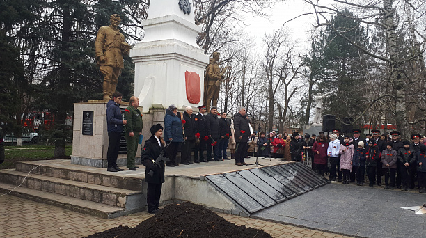 Военно-исторический поисковый клуб «Патриот» КубГТУ принял в торжественной церемонии захоронения останков 19 советских воинов
