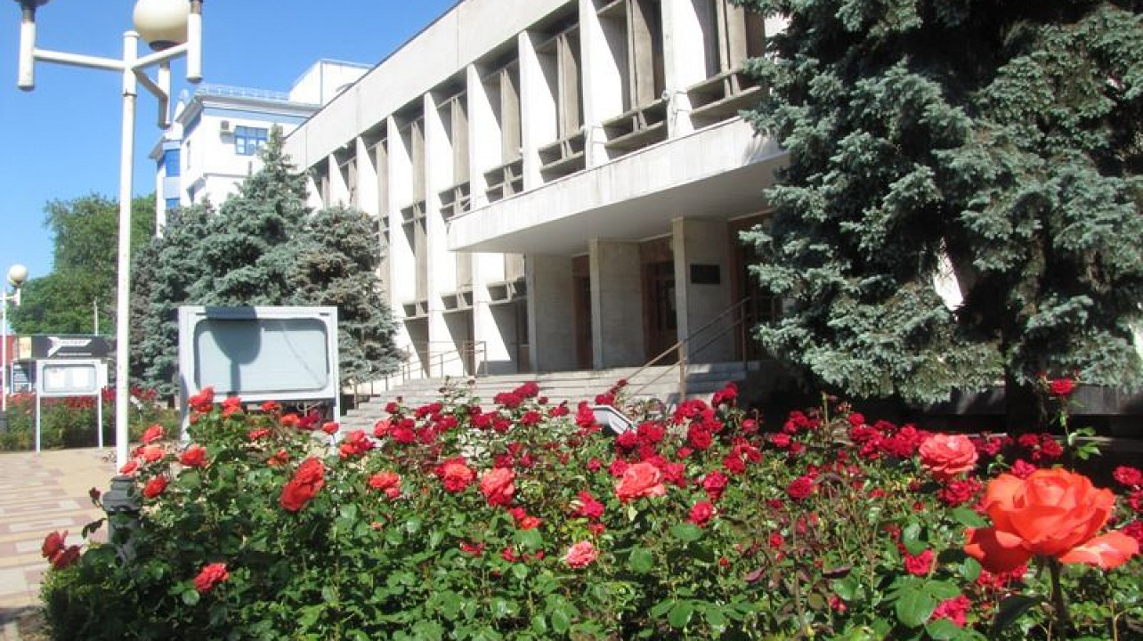 Центральный округ 1-ый среди округов по сбору налогов