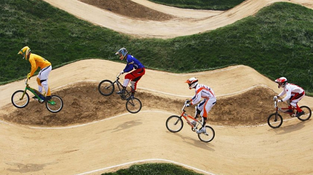 По улице Обрывной начали строить специализированную трассу BMX