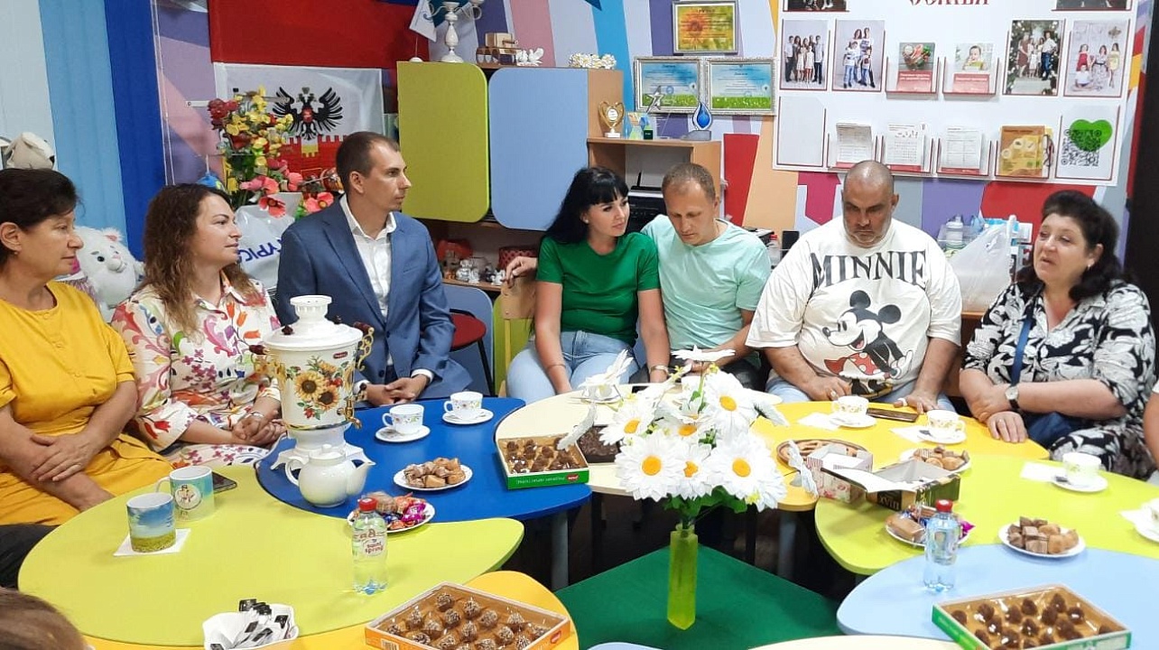 Поздравляем прикубанцев с Днём семьи, любви и верности!