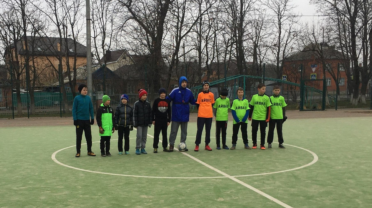 В Краснодаре продолжается зимний турнир по мини-футболу среди детских дворовых команд
