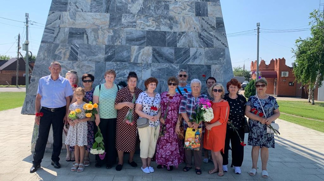 Акция «Свеча памяти» и возложения цветов у памятников участникам Великой Отечественной войны сегодня прошли по всему Прикубанскому округу
