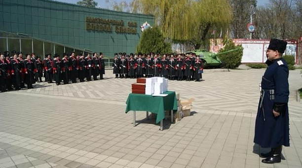 В Краснодаре прошёл строевой смотр казаков-дружинников