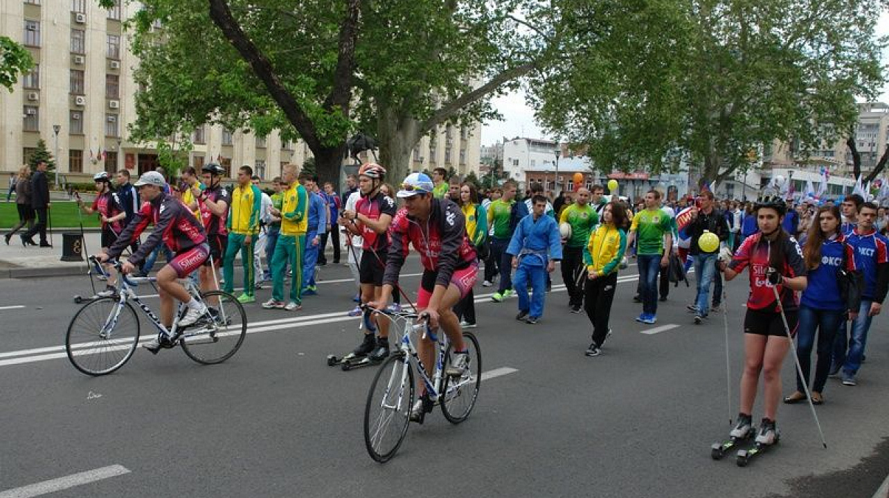 Жители Центрального округа приняли участие в первомайском шествии