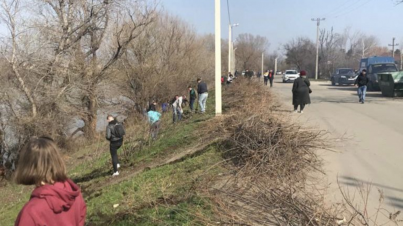 субботник береговая (1).jpeg