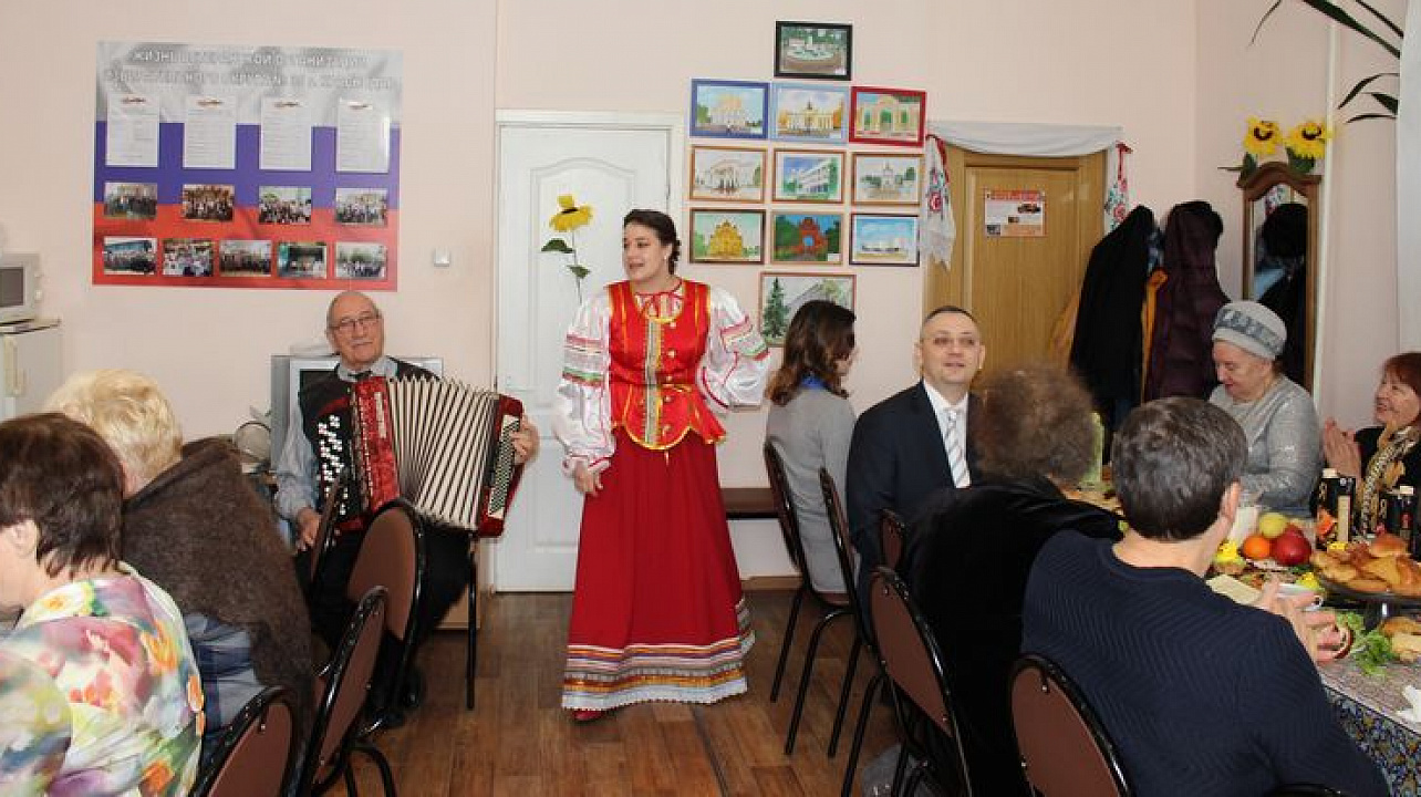 Активисты Центрального округа продолжают праздновать Масленицу