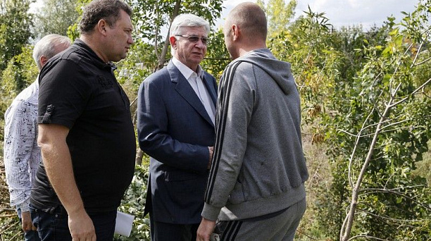 Владимир Евланов проверил ход благоустройства Ростовского шоссе на въезде в Краснодар