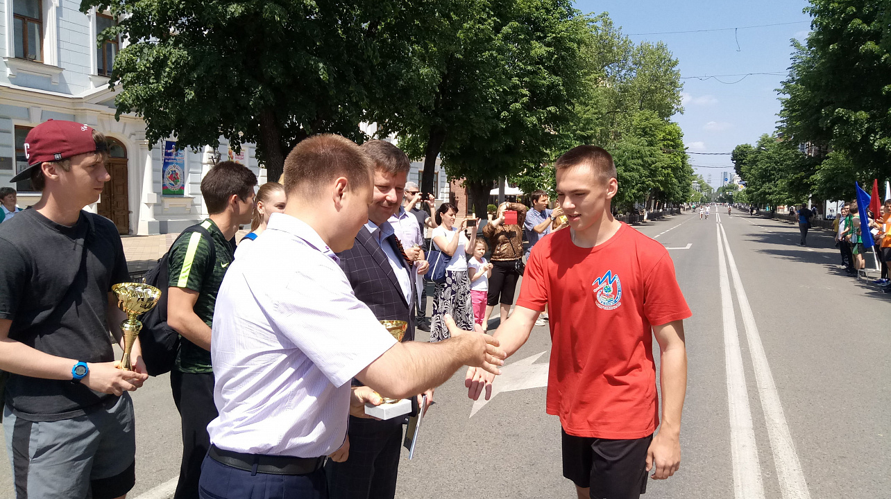 В Краснодаре прошла Всекубанская эстафета «Спортсмены Кубани — в ознаменование Победы в Великой Отечественной войне 1941–1945 годов»