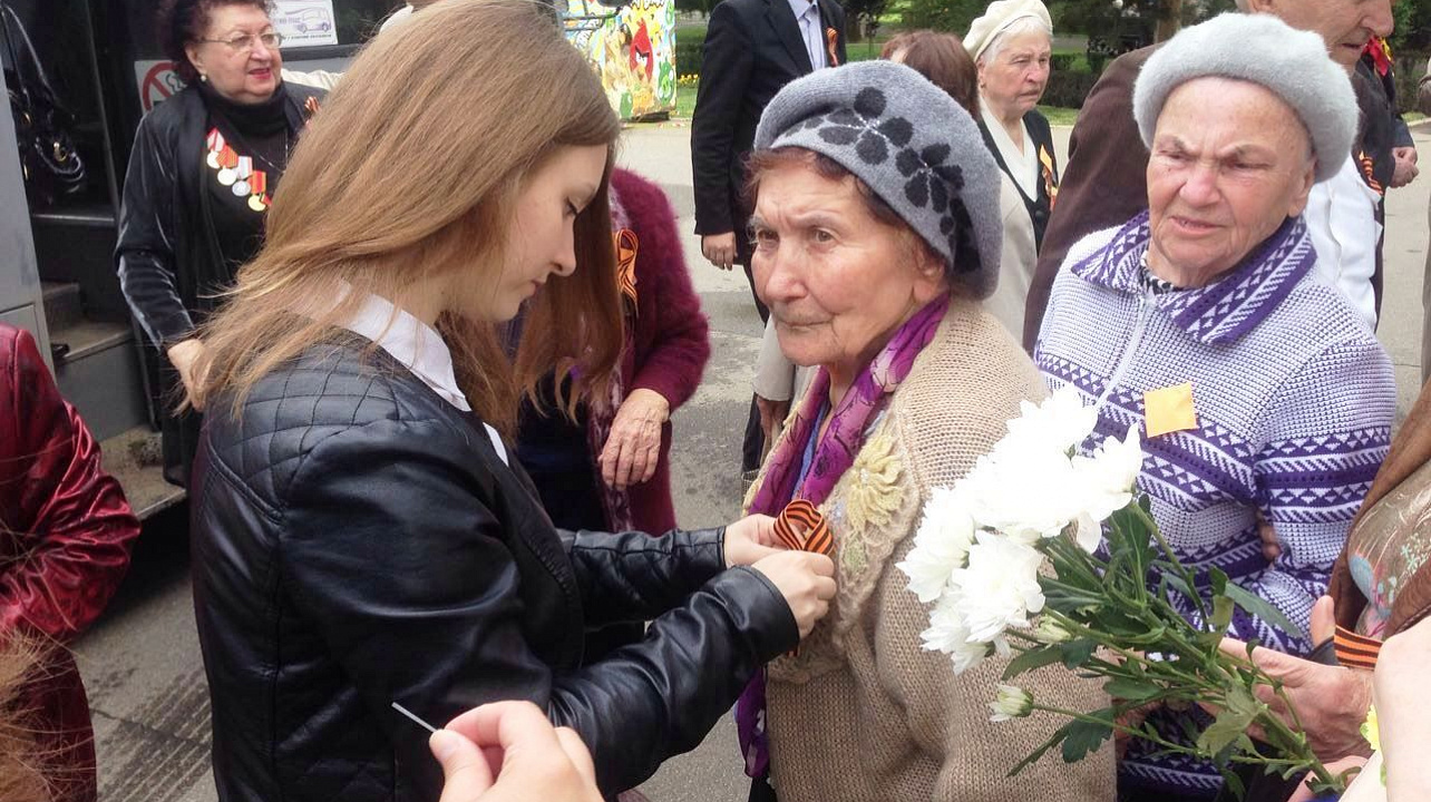 Молодёжь Западного округа провела Всероссийскую акцию «Георгиевская ленточка»