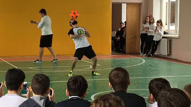 В школе Западного округа прошли соревнования по стритболу