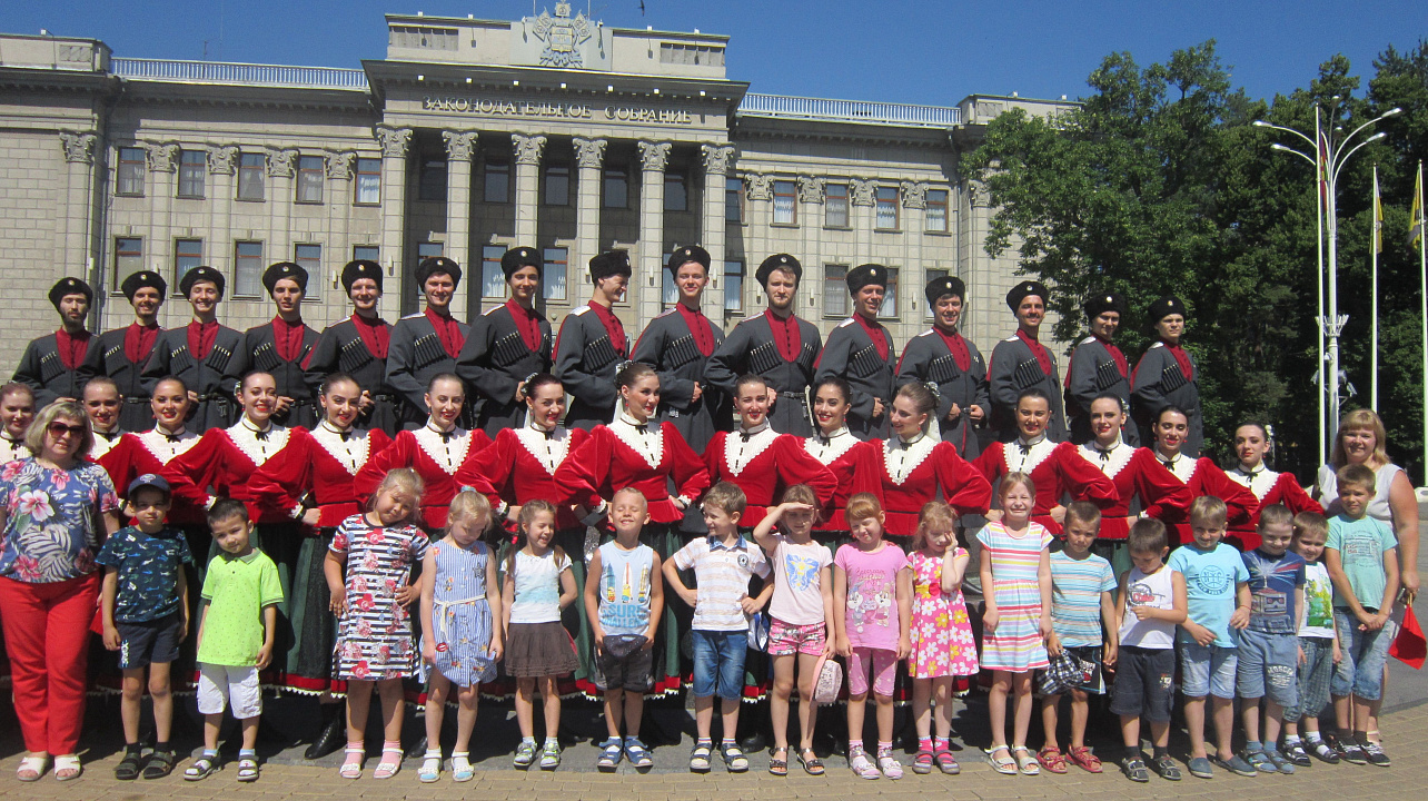 Воспитанники детского сада Западного округа принял участие в экскурсионной программе, посвященной Дню России