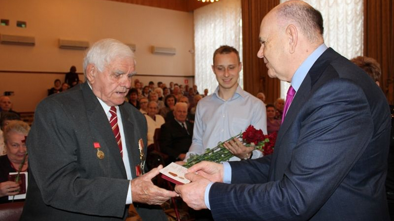 В геронтологическом центре «Екатеринодар» состоялось торжественное вручение юбилейных медалей