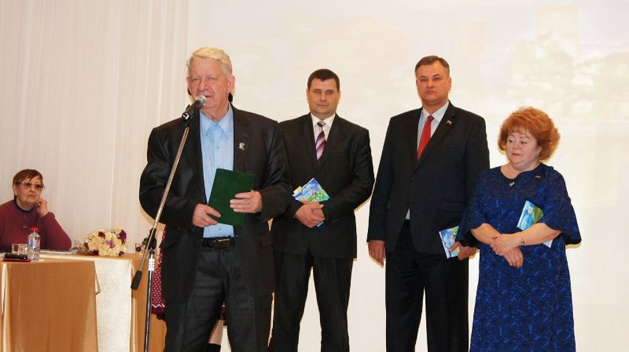 В Центральном округе презентовали поэтический сборник «Единение»