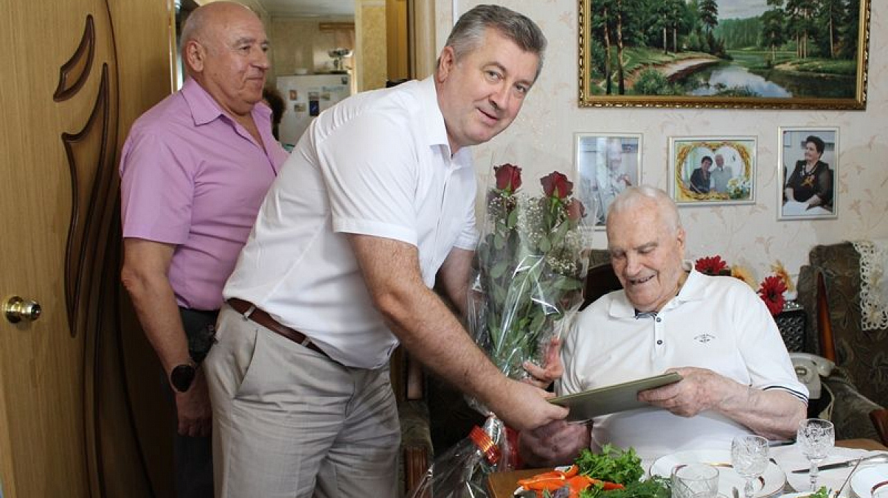 Почетному гражданину города Краснодара Николаю Николаевичу Давыдову исполнилось 95 лет
