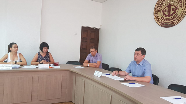 Председателям садоводческих товариществ Прикубанского округа разъяснили порядок заключения договоров на оказание услуг по обращению с твердыми коммунальными отходами