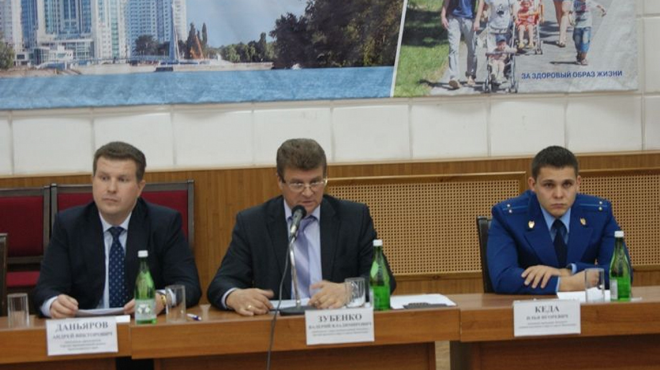 Предприятия и организации Западного округа наведут новогодний лоск до 1 декабря