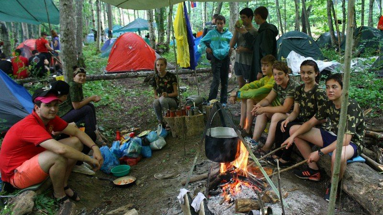 Порядка 500 школьников Центрального округа побывали в туристических походах и экспедициях