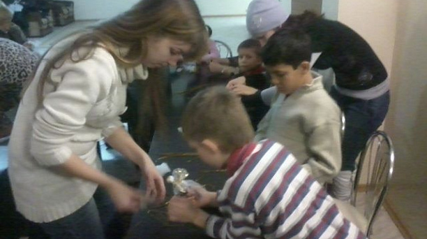 «С игрушкой в руках, с теплом в душе»