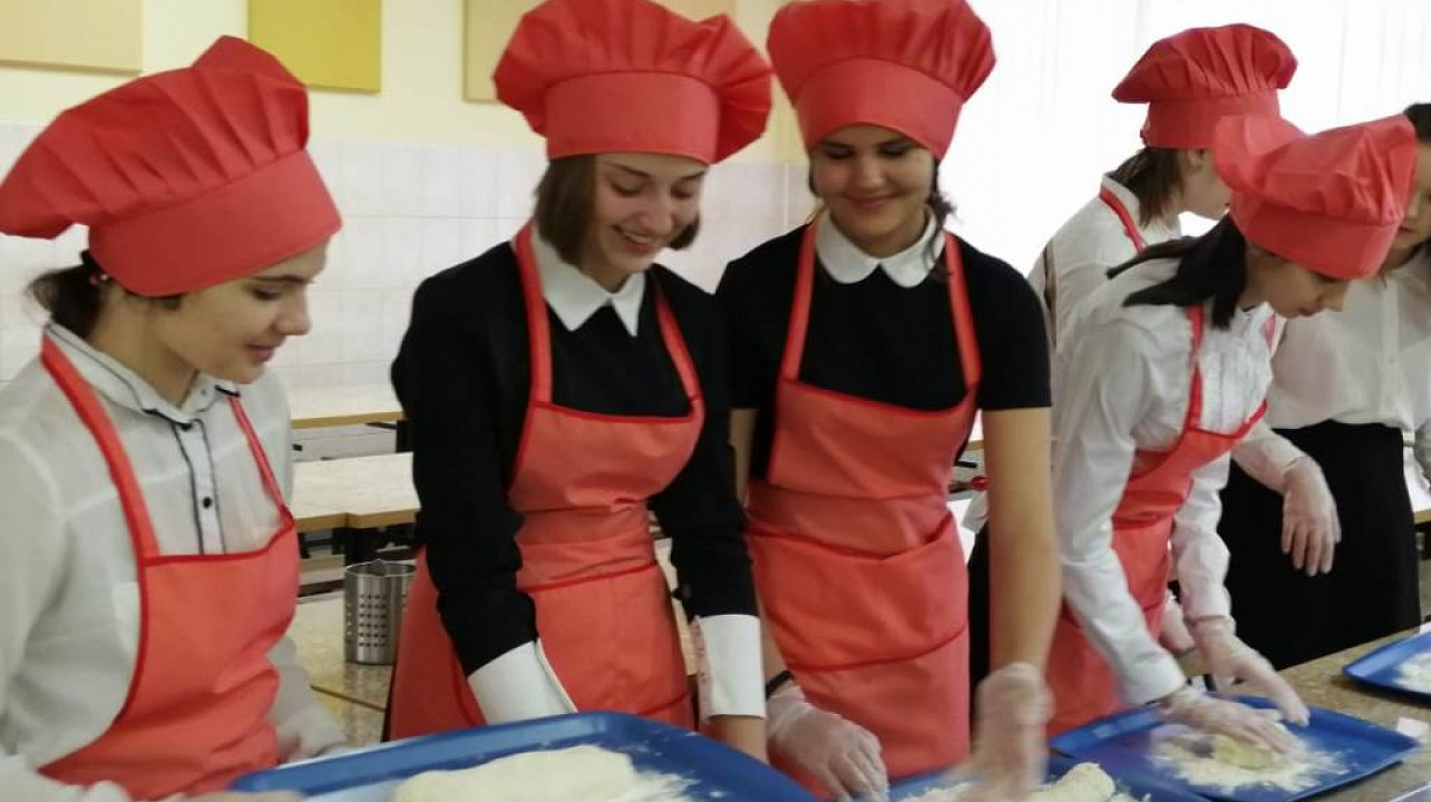 В школе № 101 прошел «завтрак для папы»