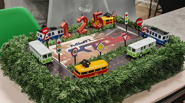 Евгений Наумов и Вера Галушко поздравили сотрудников МУП «КТТУ» с юбилеем предприятия