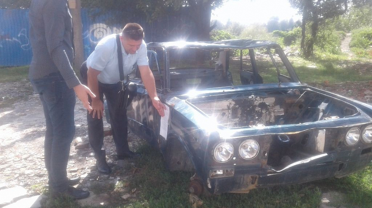 В Западном округе продолжается мониторинг брошенного автотранспорта