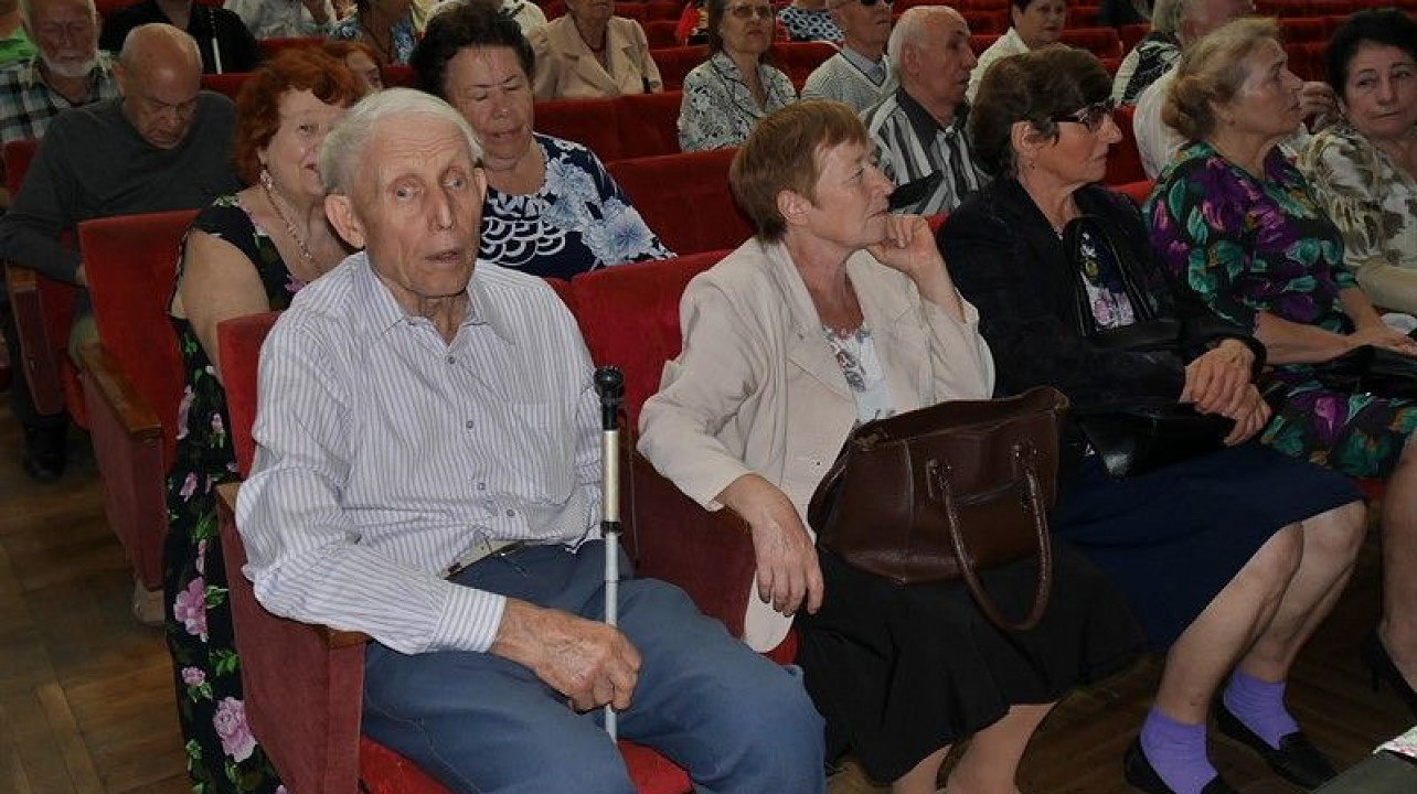 Ярмарка «Осенний букет» прошла в ДК ВОС в преддверии Дня города.jpg