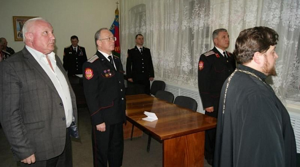 Исполняющий обязанности атамана Екатеринодарского районного казачьего общества есаул Сергей Васин встретился с казаками станицы Елизаветинской