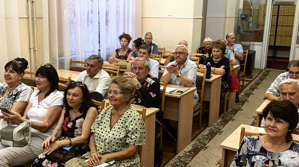 В библиотеке имени Н. А. Некрасова прошла творческая встреча «Осень на пороге»