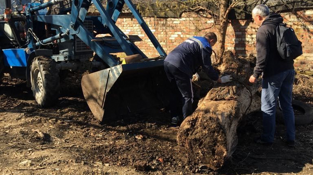 В Западном округе продолжается двухмесячник по наведению санитарного порядка