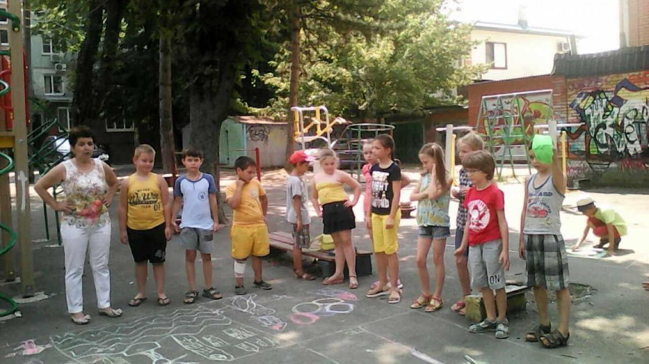 Дневная тематическая площадка продолжает свою работу в Западном округе