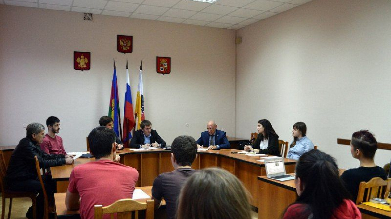 Круглый стол на тему «СтопТеррор» прошел для молодежи Западного округа