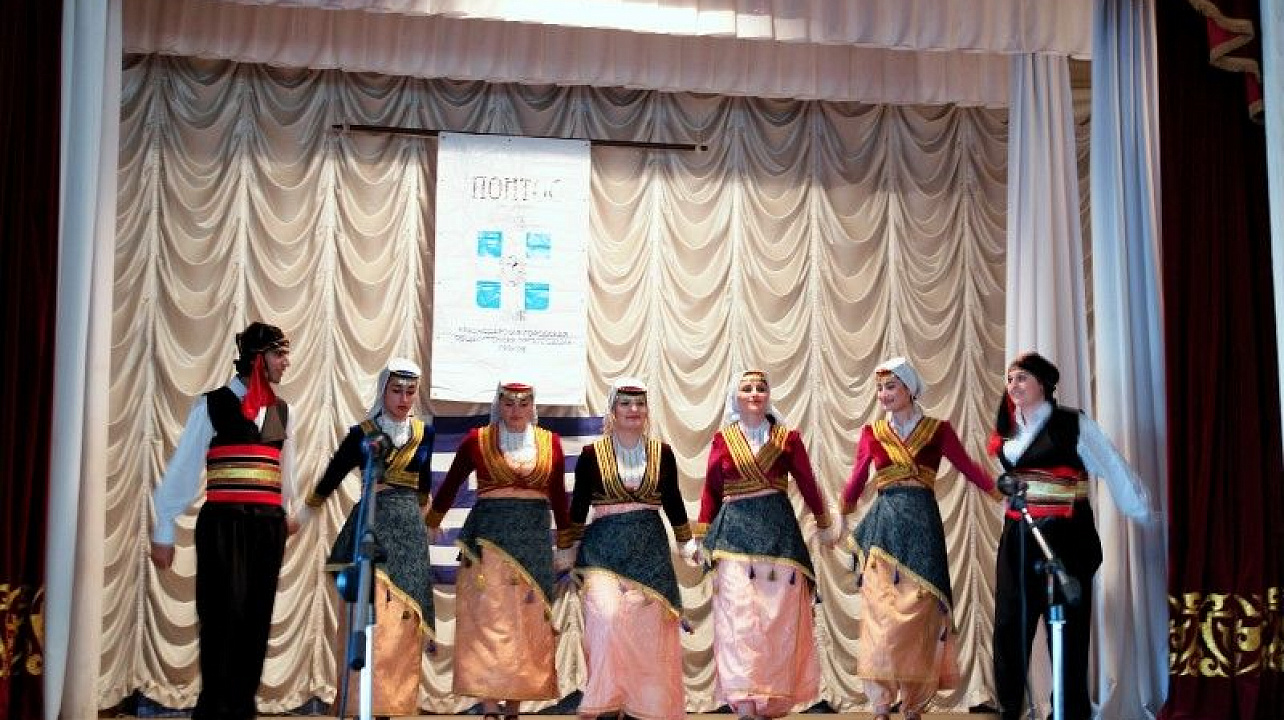 Городская организация греков отметила День «Охи» (5).JPG