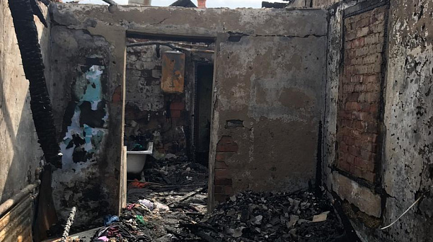 Администрация Прикубанского округа оказала помощь семьям погорельцев