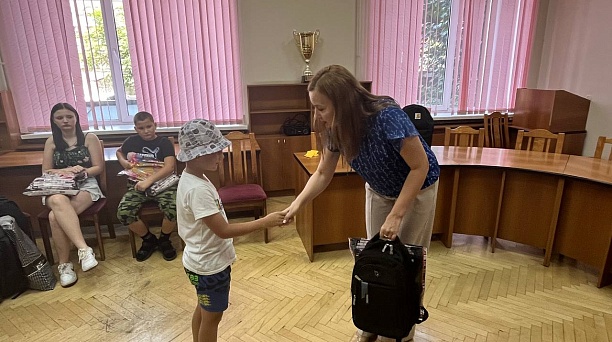 Акция «Помоги пойти учиться»: сотрудники администрации Западного внутригородского округа города Краснодара поддержали детей перед началом учебного года